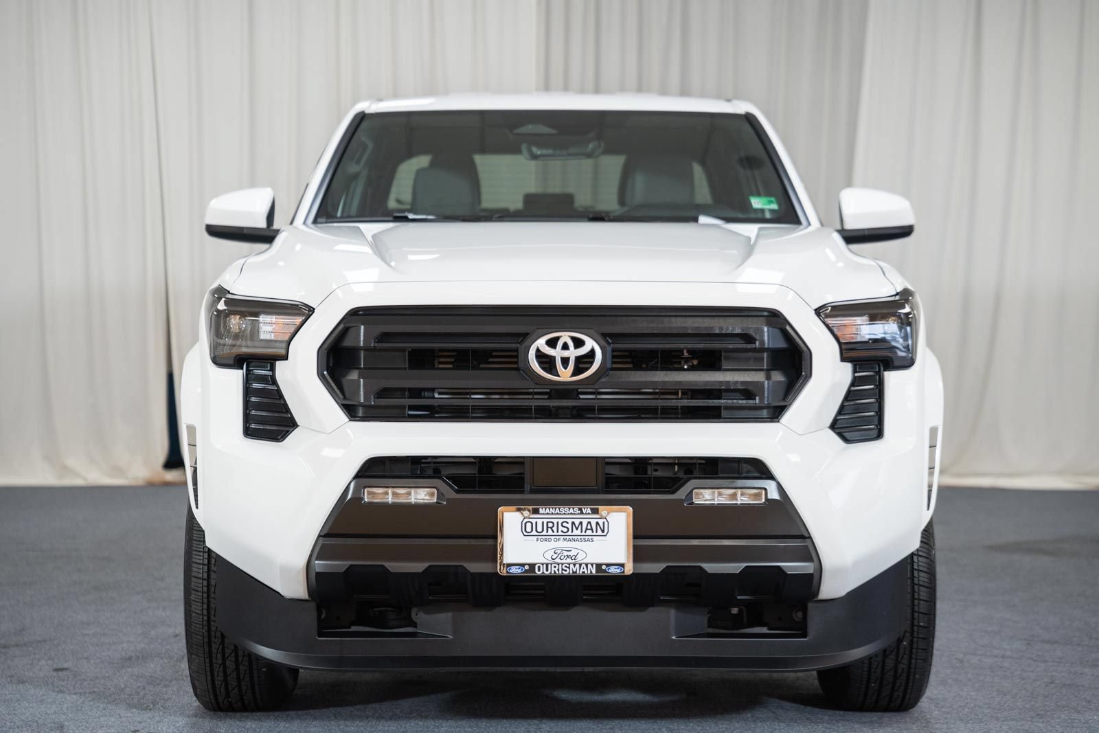 Used 2026 Toyota Tacoma SR5 RWD image 2