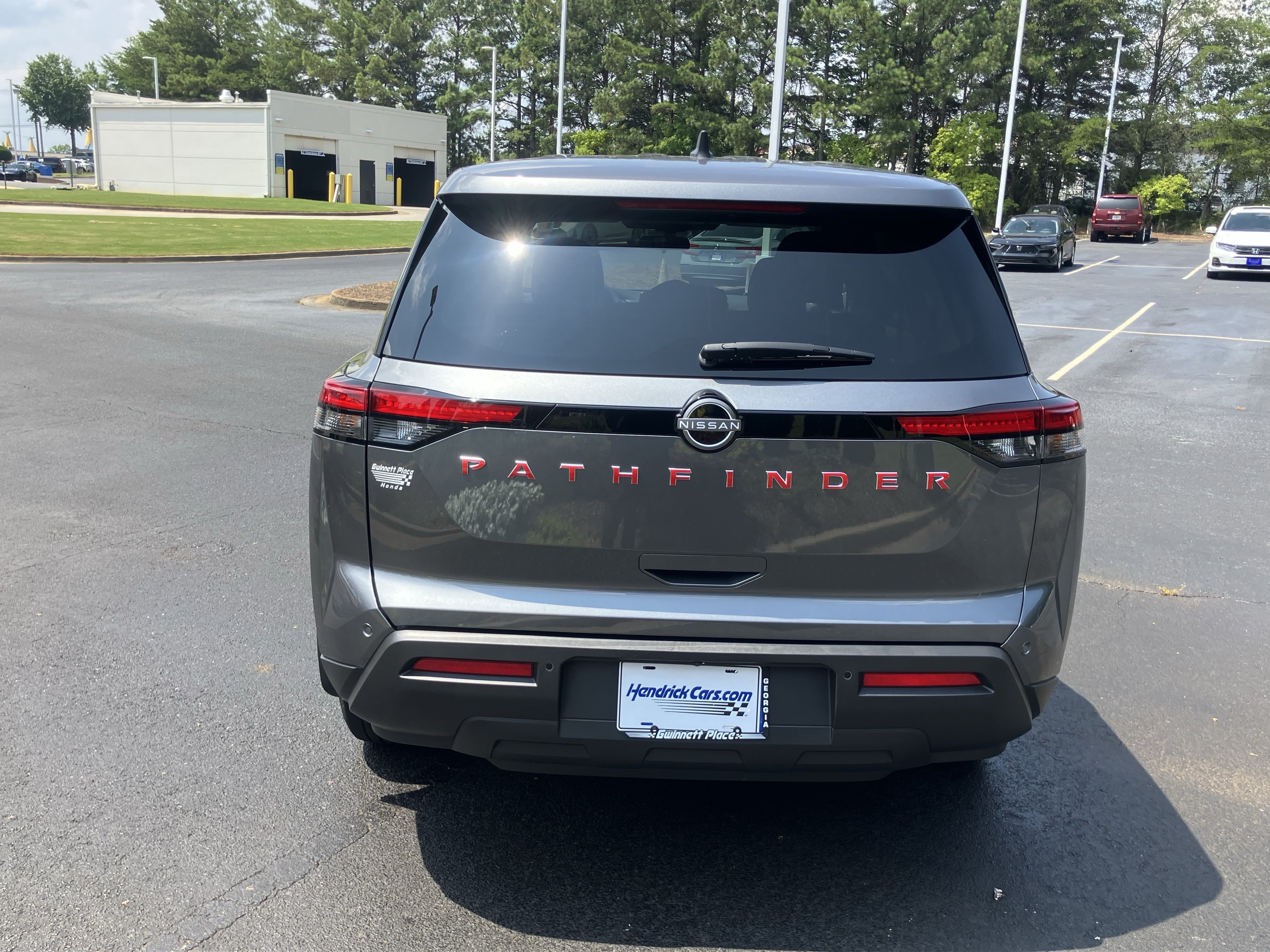 Used 2025 Nissan Pathfinder S FWD image 9