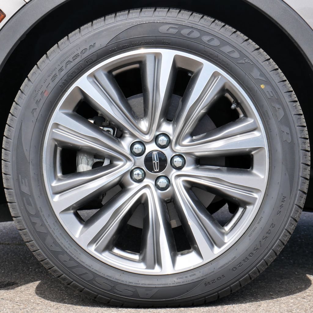 Used 2018 Lincoln MKX Reserve w/ Driver Assistance Package AWD/4WD image 16