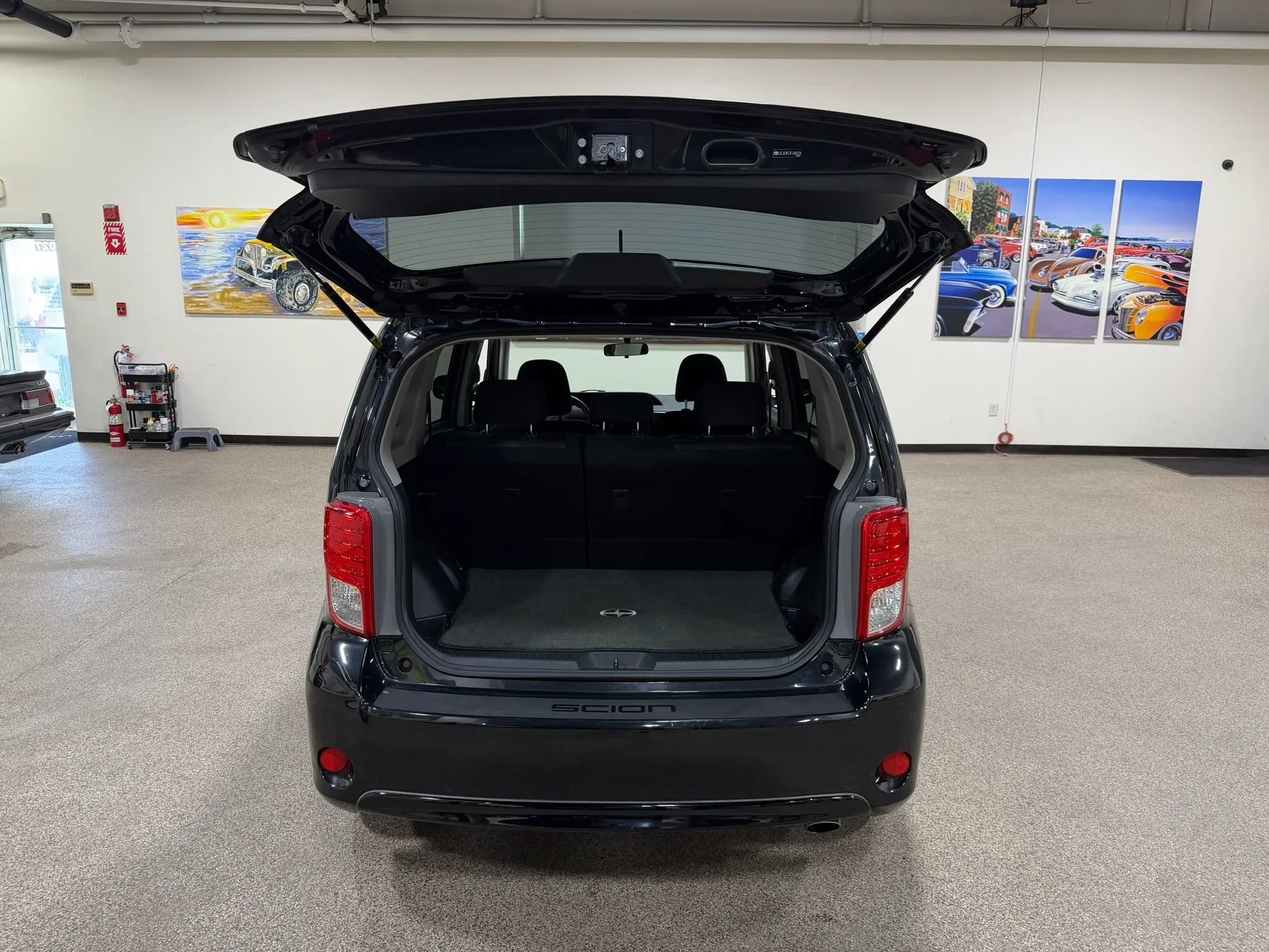 Used 2015 Scion xB FWD image 21