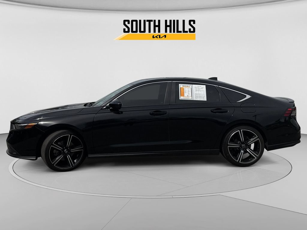 Used 2023 Honda Accord Sport image 2