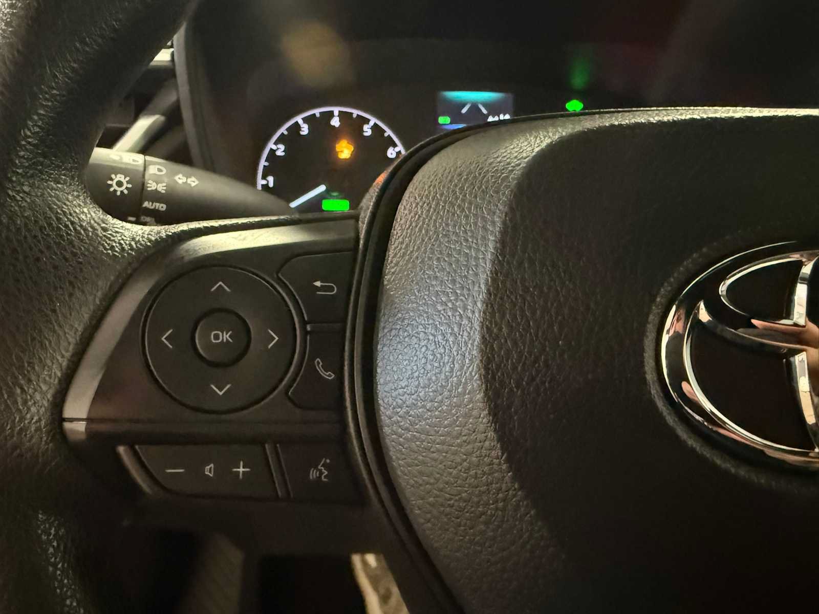 Used 2024 Toyota Corolla Cross AWD Hybrid image 29