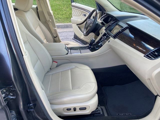 Used 2018 Ford Taurus Limited image 18
