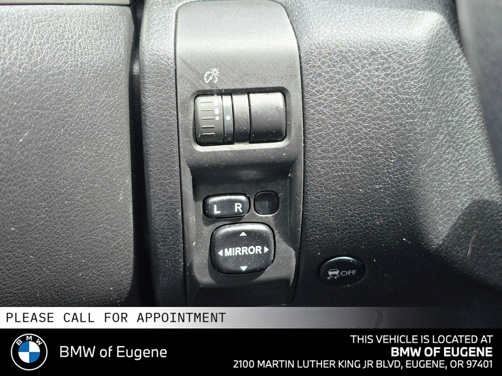 Used 2010 Subaru Impreza 2.5i AWD/4WD image 28