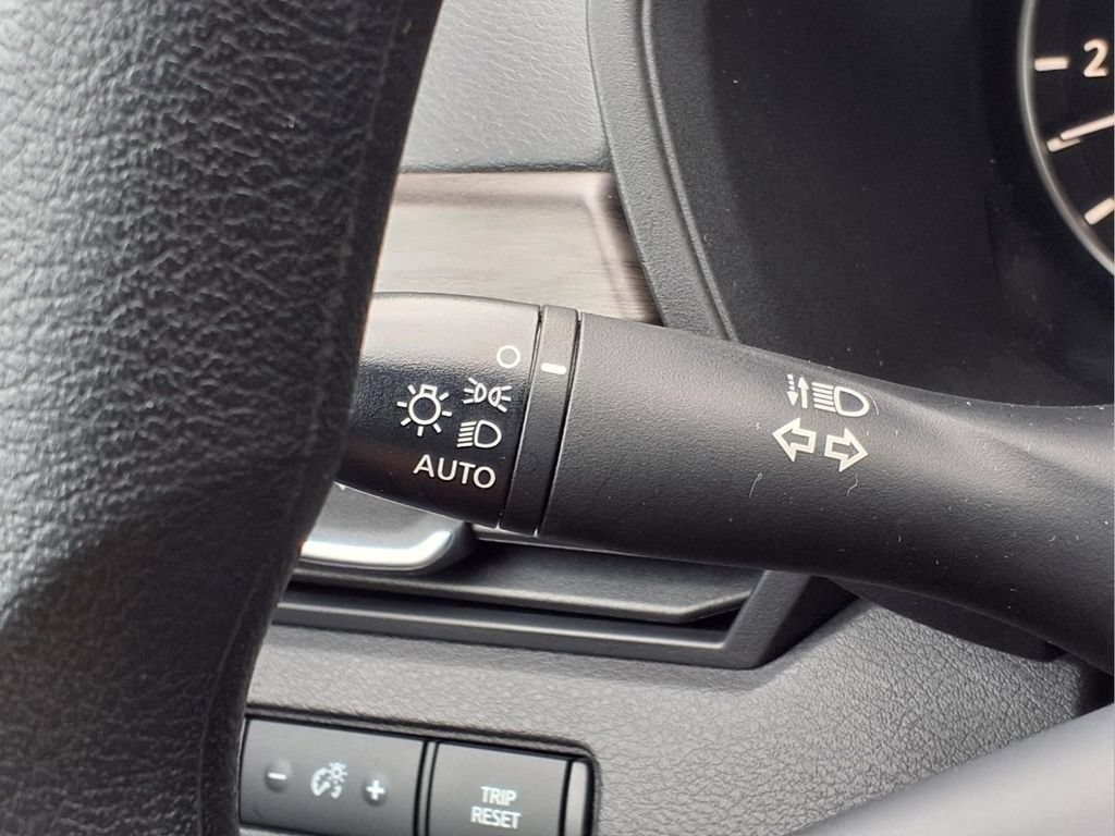 Used 2025 Nissan Altima 2.5 SV FWD image 19