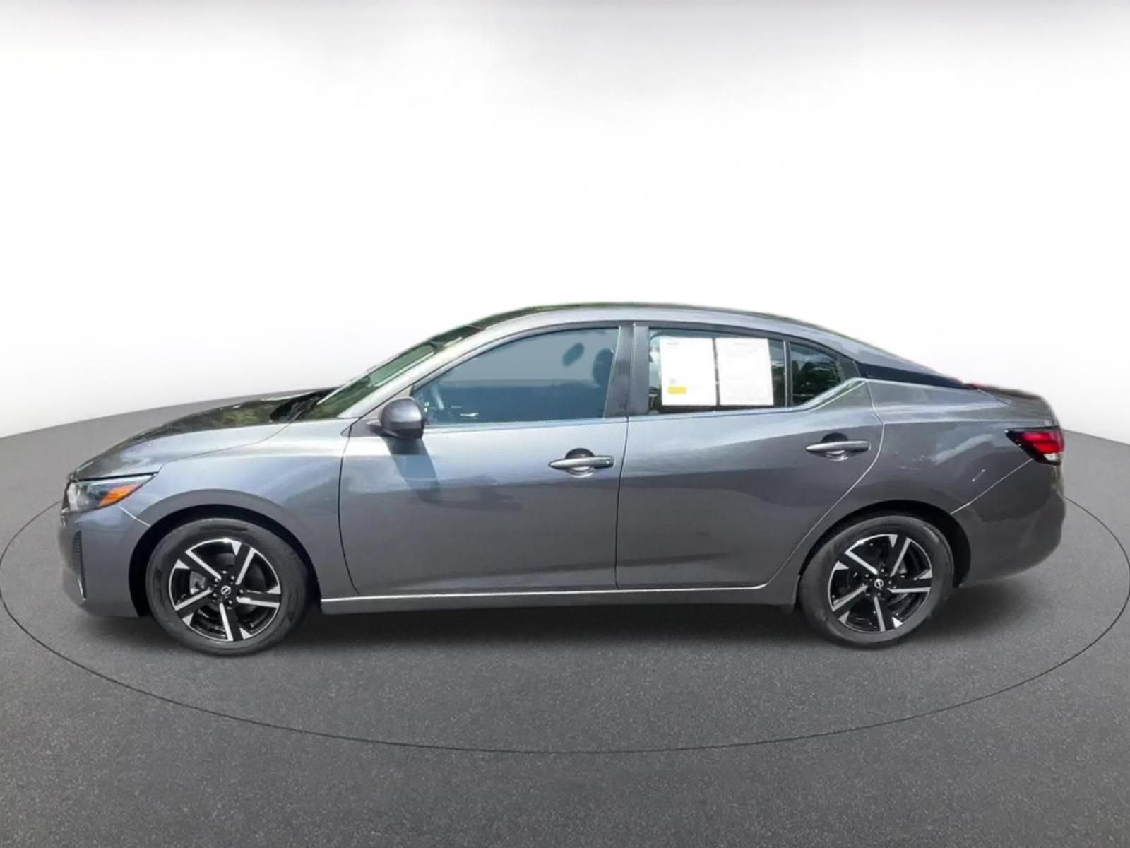 Used 2025 Nissan Sentra SV FWD image 9