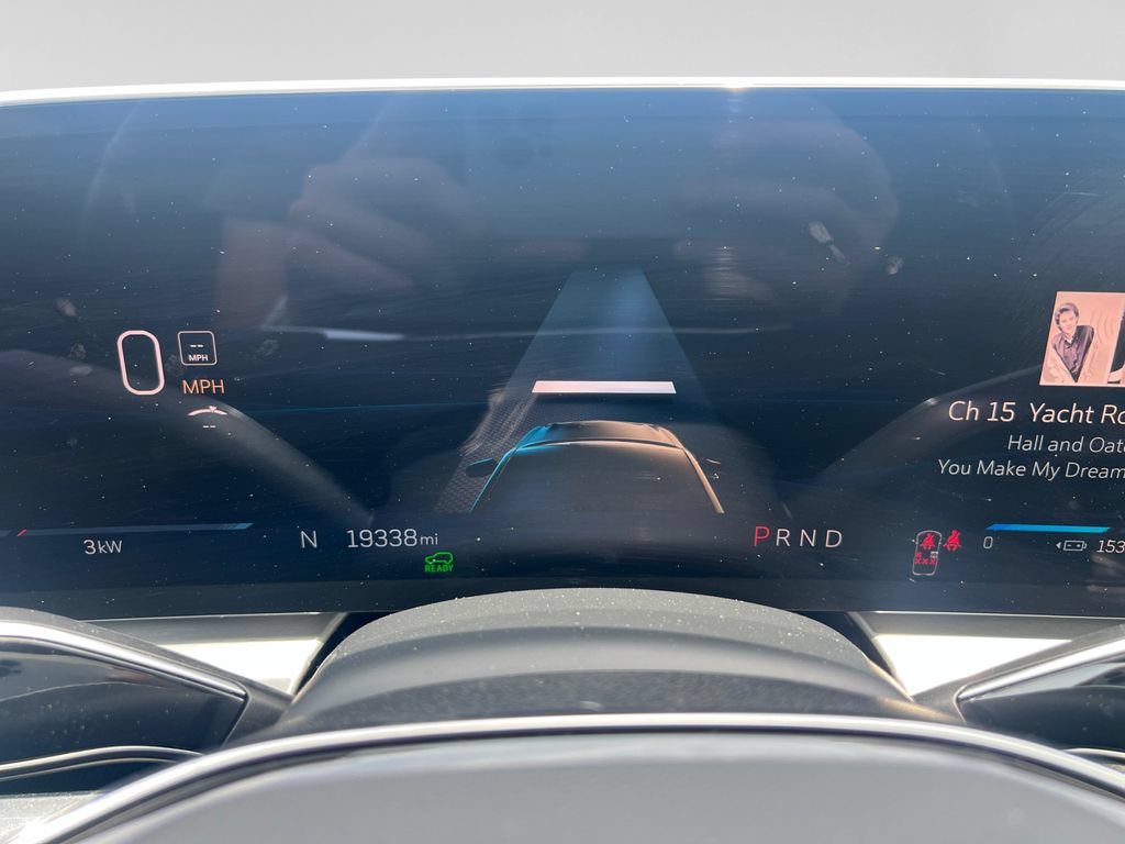 Used 2024 Cadillac Lyriq Luxury AWD/4WD image 14