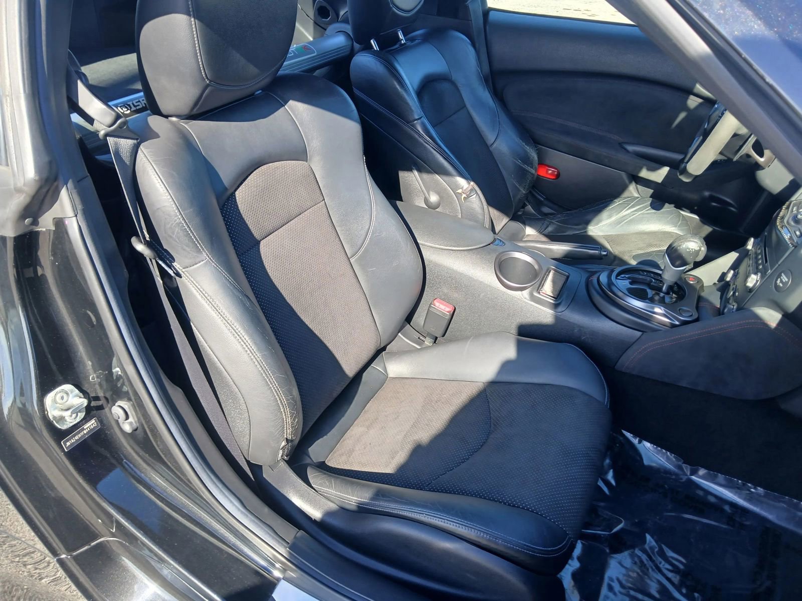 Used 2015 Nissan 370Z NISMO image 16