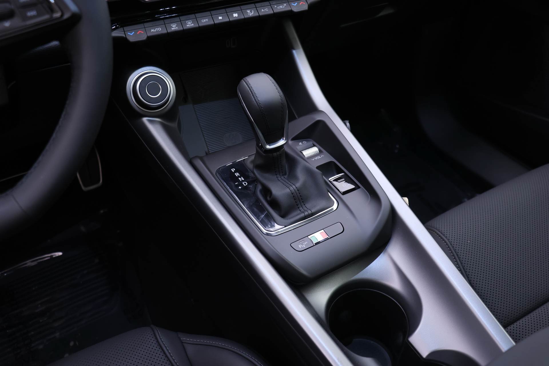 New 2025 Alfa Romeo Tonale w/ Premium Package AWD/4WD image 13