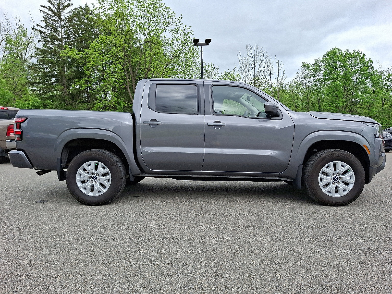 Used 2023 Nissan Frontier SV w/ Tow Package image 7
