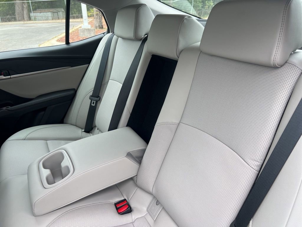 Used 2025 Toyota Camry XLE image 14