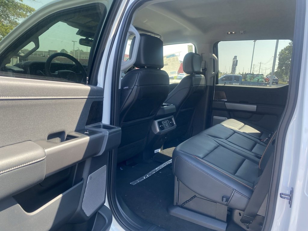 New 2026 Ford F250 Lariat w/ Black Appearance Package image 27