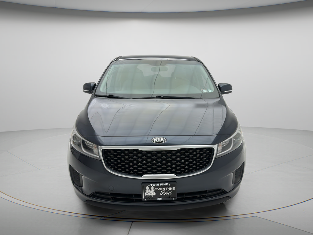 Used 2017 Kia Sedona LX FWD image 2