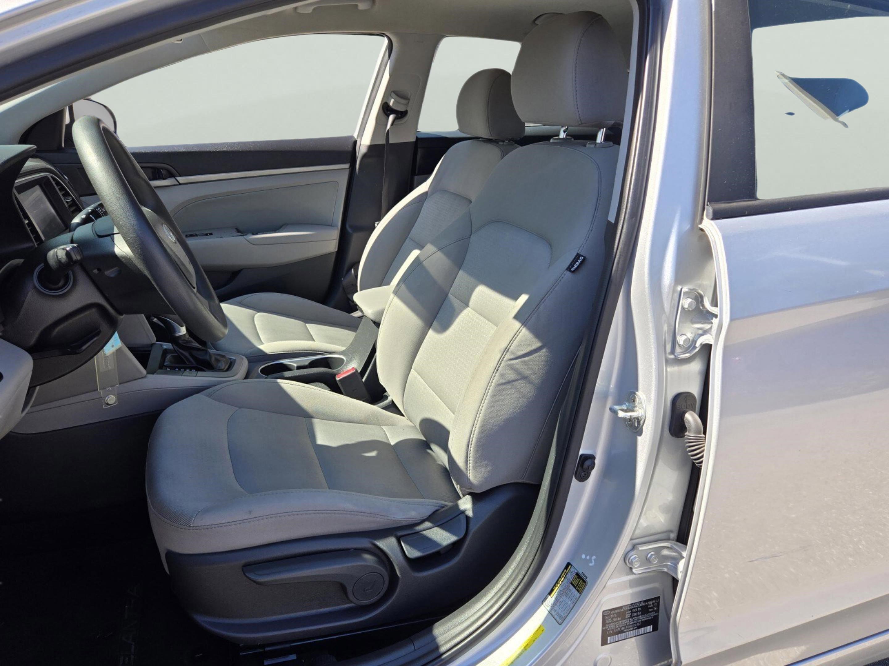 Used 2017 Hyundai Elantra SE image 14