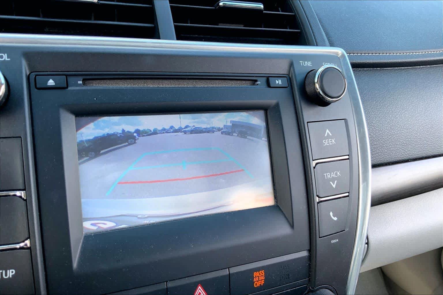 Used 2016 Toyota Camry LE FWD image 27