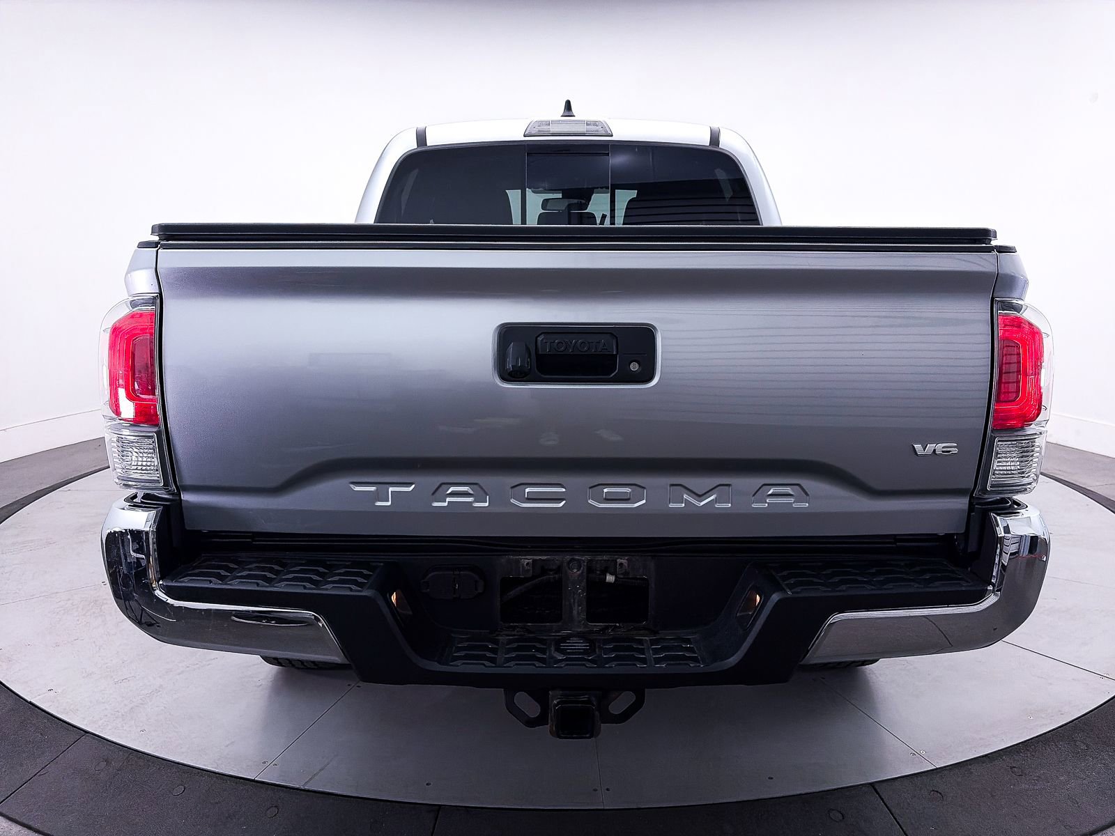 Used 2023 Toyota Tacoma TRD Off-Road AWD/4WD image 14