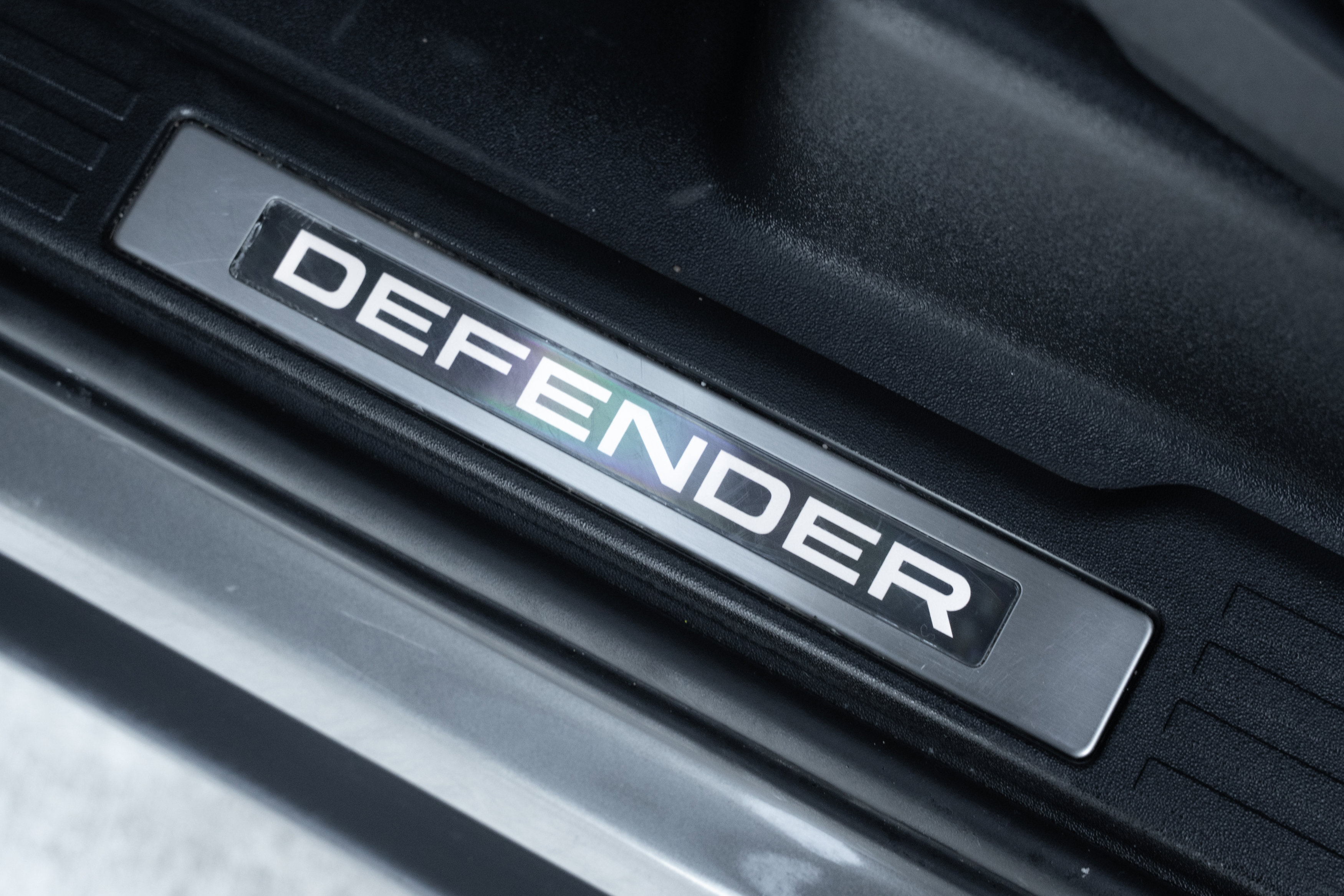 Used 2023 Land Rover Defender 90 X-Dynamic SE image 21