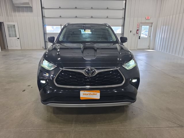 Used 2020 Toyota Highlander Platinum AWD/4WD image 3