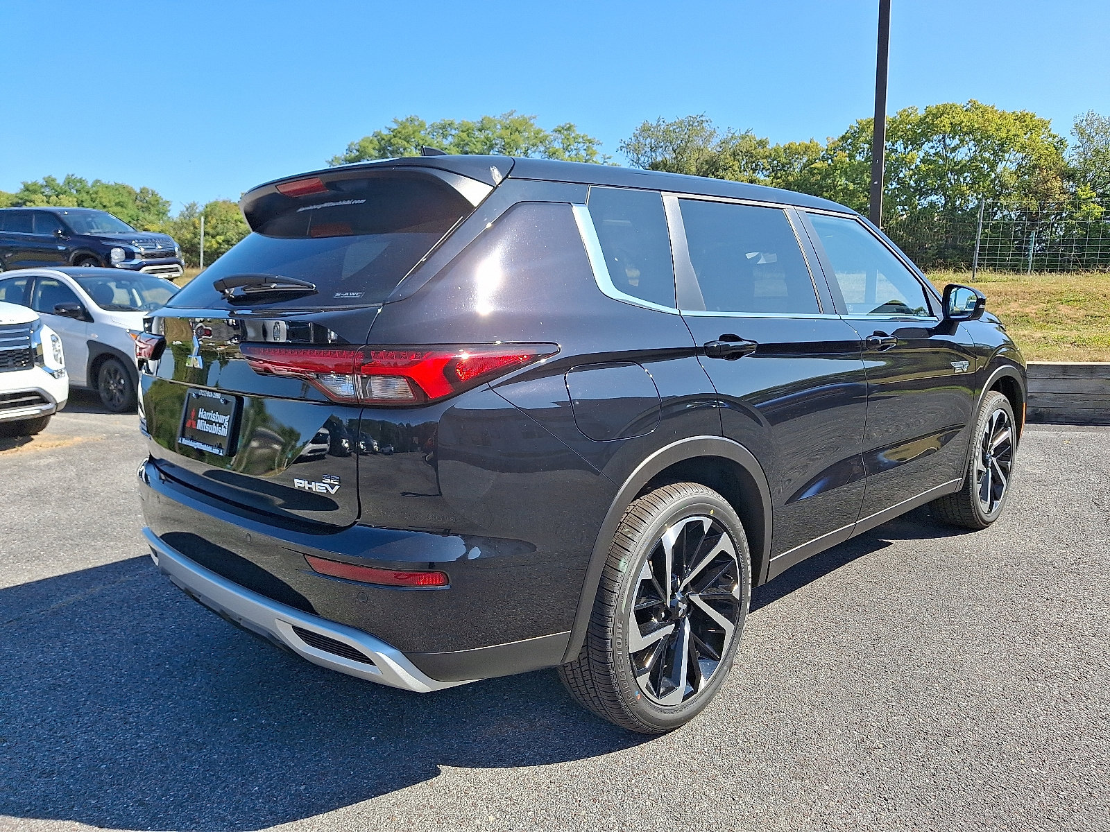 New 2025 Mitsubishi Outlander SE image 7