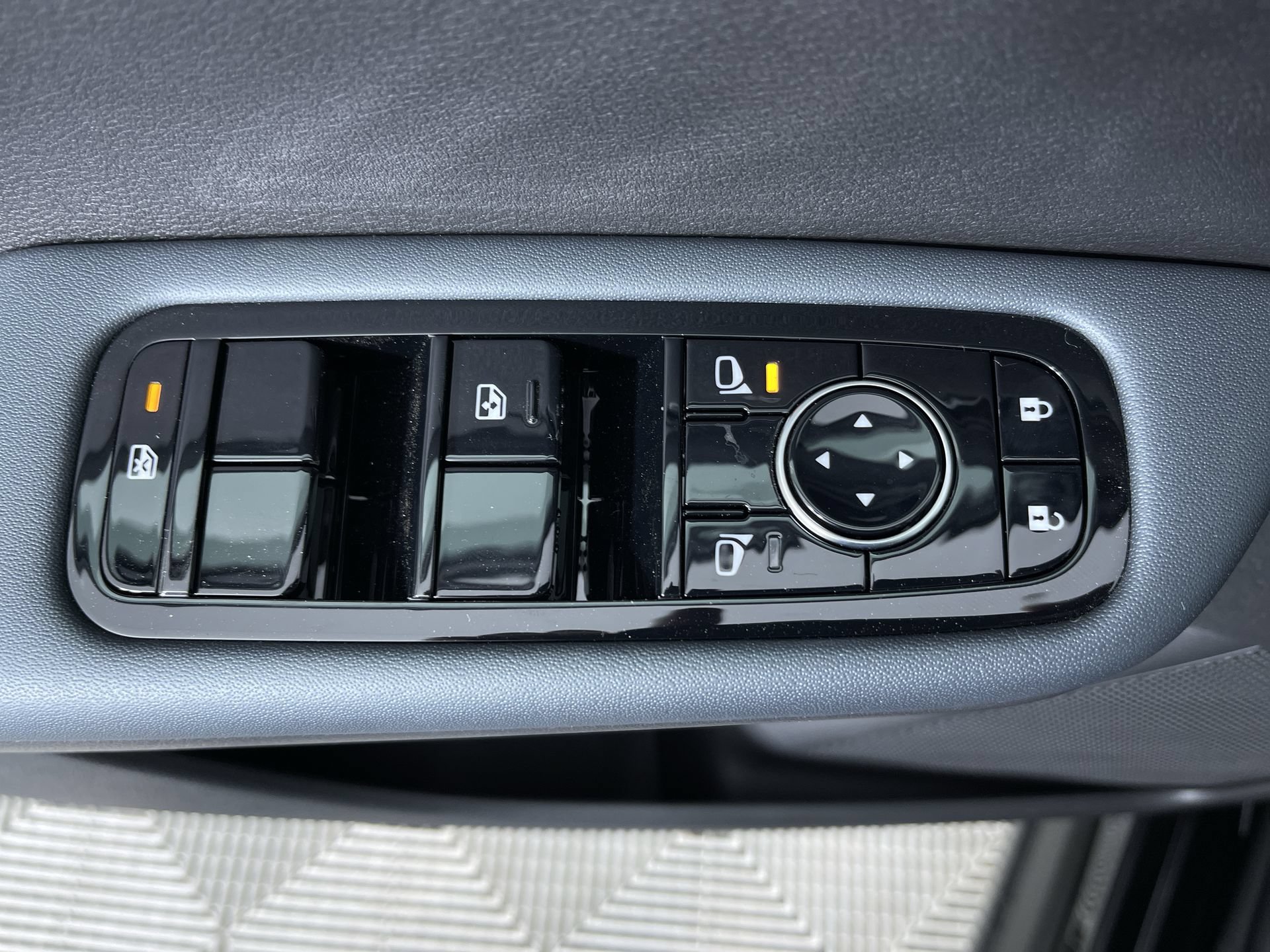 New 2026 Nissan Leaf SV+ w/ Floor Mat Package (SV+) FWD image 14