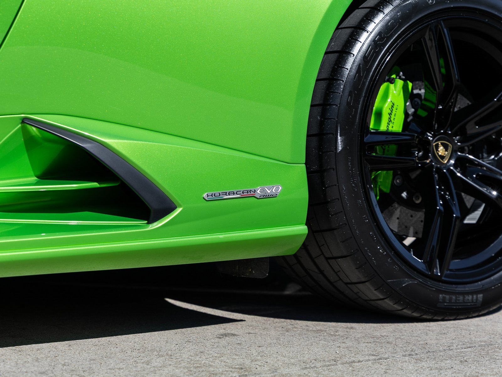 Used 2022 Lamborghini Huracan EVO image 16