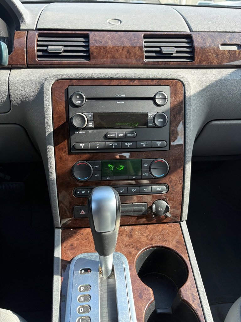 Used 2005 Ford Five Hundred SEL image 14