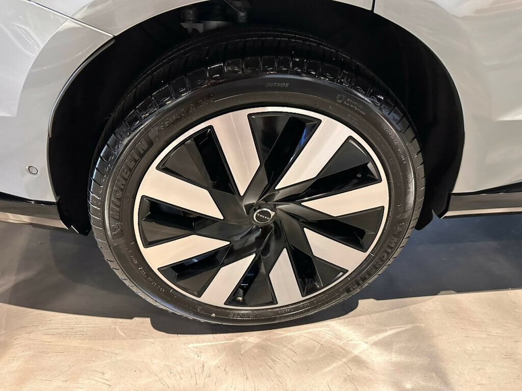 Used 2025 Volvo EX90 Ultra AWD/4WD image 12