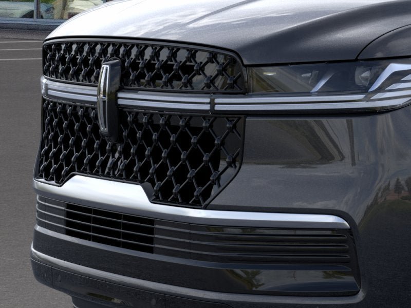 New 2026 Lincoln Navigator Reserve w/ Jet Appearance Package AWD/4WD image 17