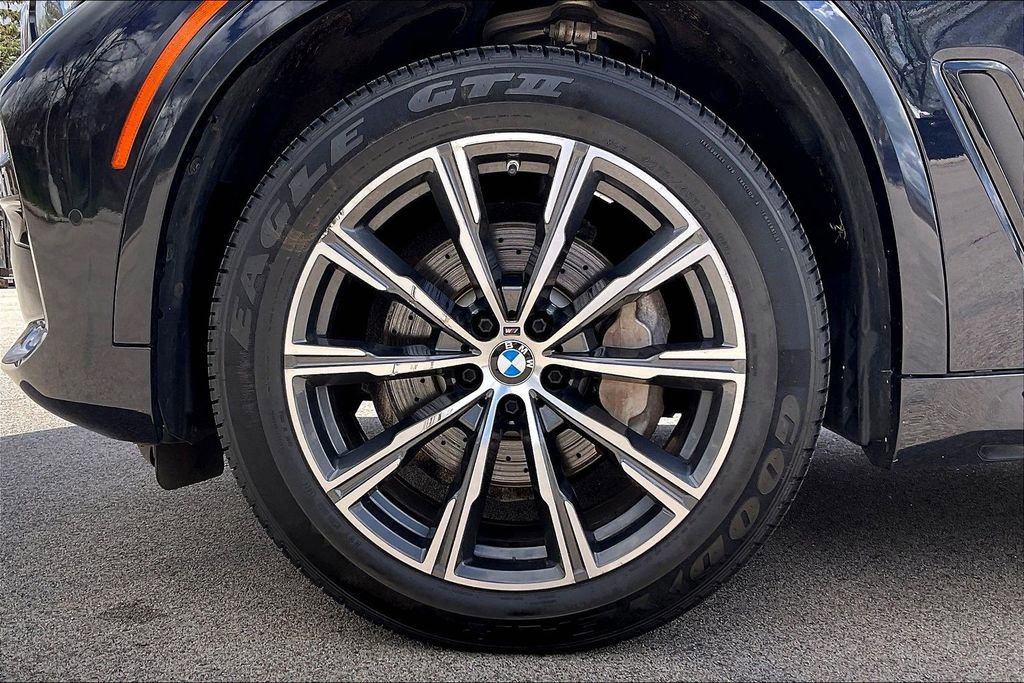 Used 2021 BMW X5 xDrive40i w/ M Sport Package AWD/4WD image 9