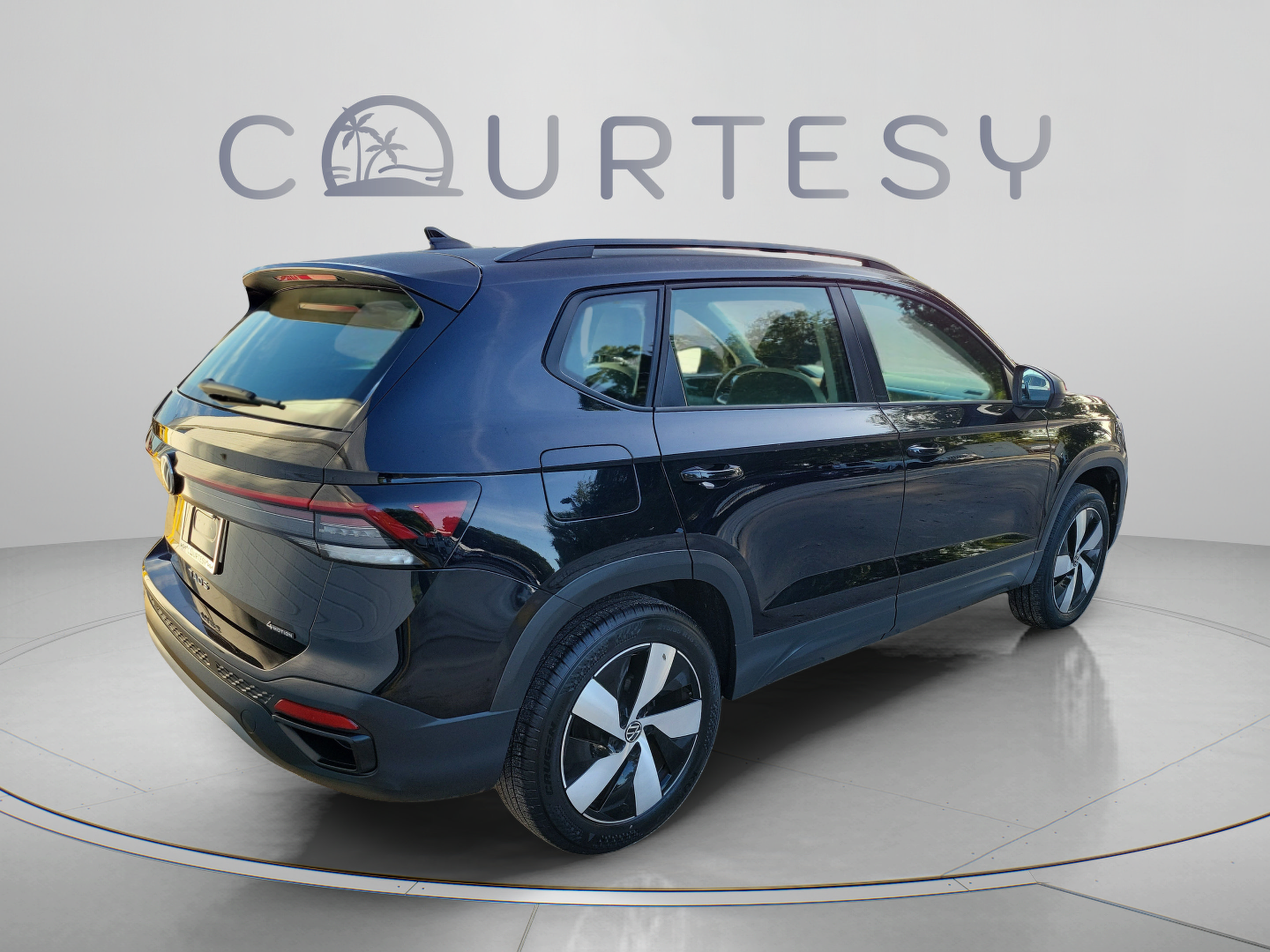 Used 2025 Volkswagen Taos S AWD/4WD image 3