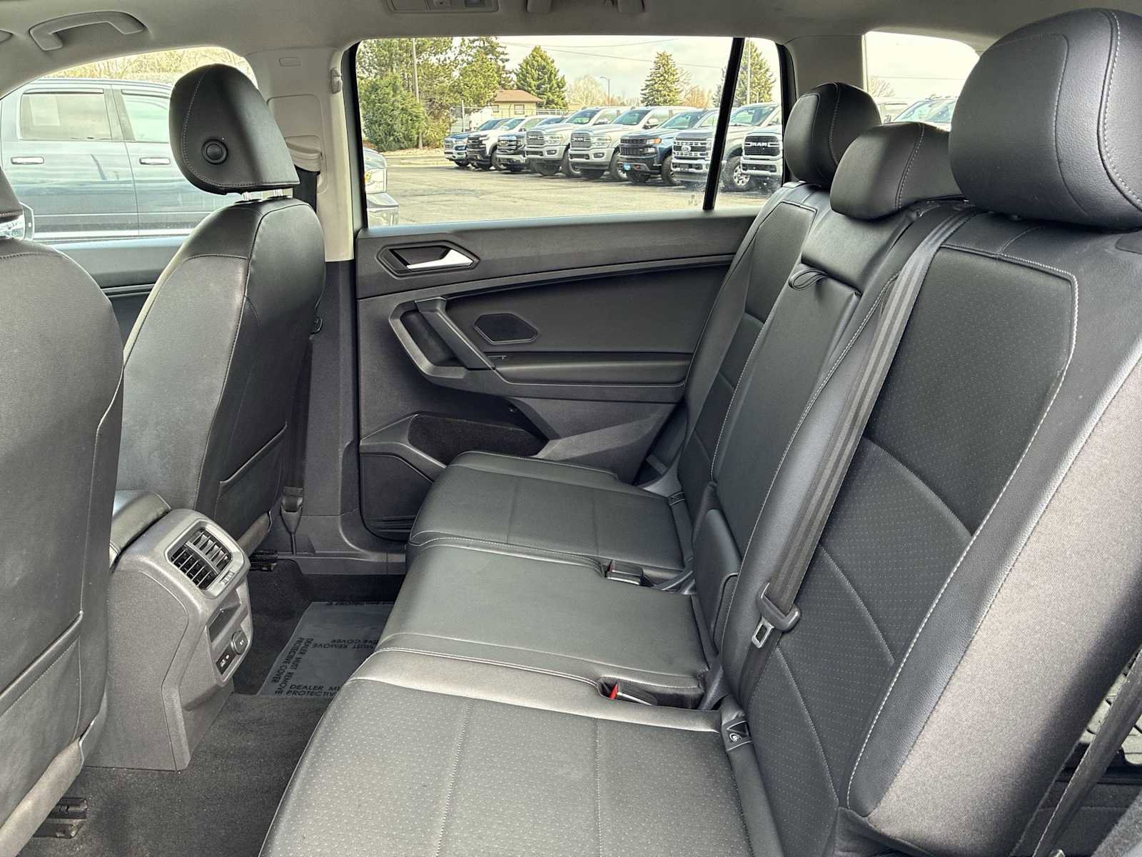 Used 2019 Volkswagen Tiguan SEL AWD/4WD image 25