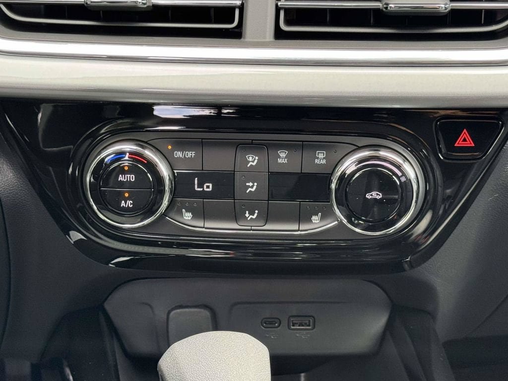 New 2026 Chevrolet Trax LT w/ Driver Confidence Package FWD image 6