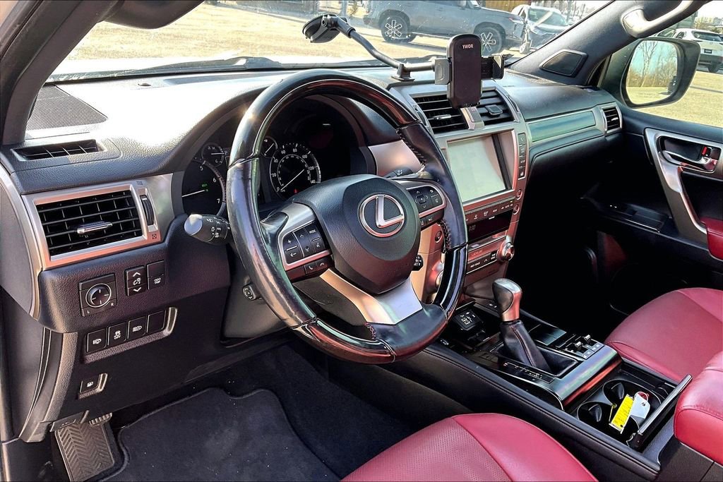 Used 2020 Lexus GX 460 Premium w/ Premium Package image 17
