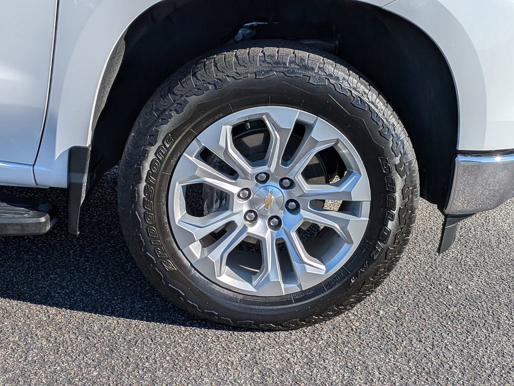Used 2025 Chevrolet Silverado 1500 LTZ AWD/4WD image 15