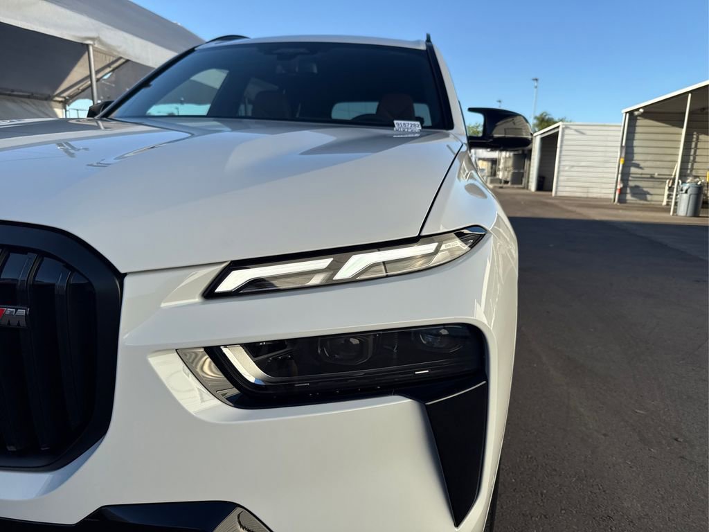 New 2026 BMW X7 M60i image 16