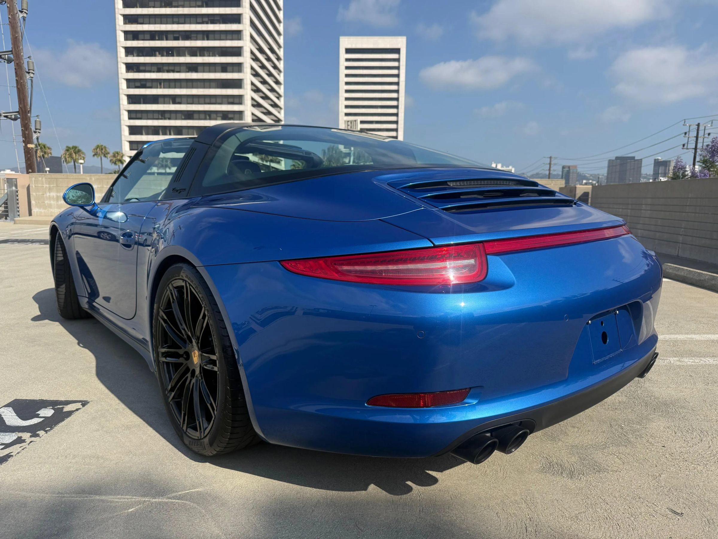 Used 2015 Porsche 911 Targa 4S w/ Sport Chrono Package AWD/4WD image 8