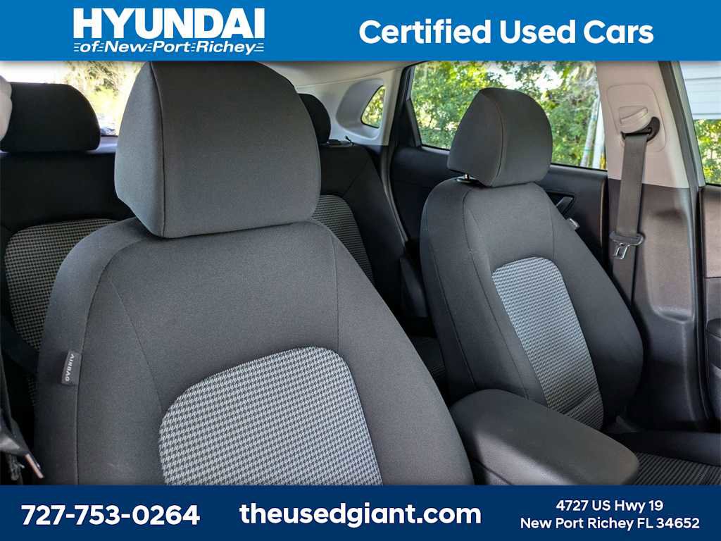 Used 2021 Hyundai Kona SE image 6