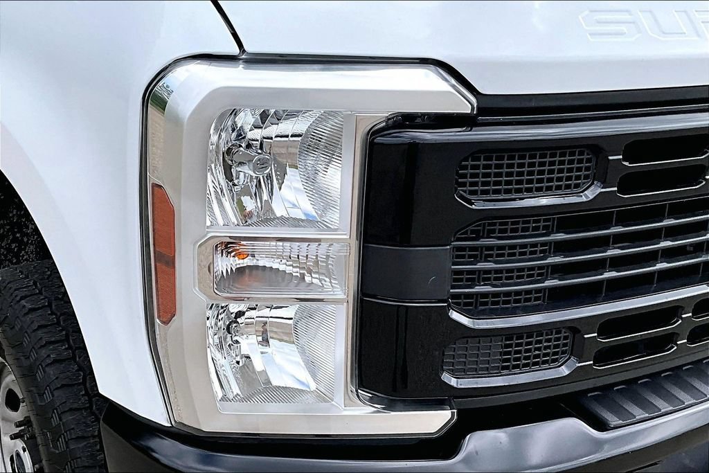 Used 2023 Ford F250 XL w/ Snow Plow Prep Package AWD/4WD image 29