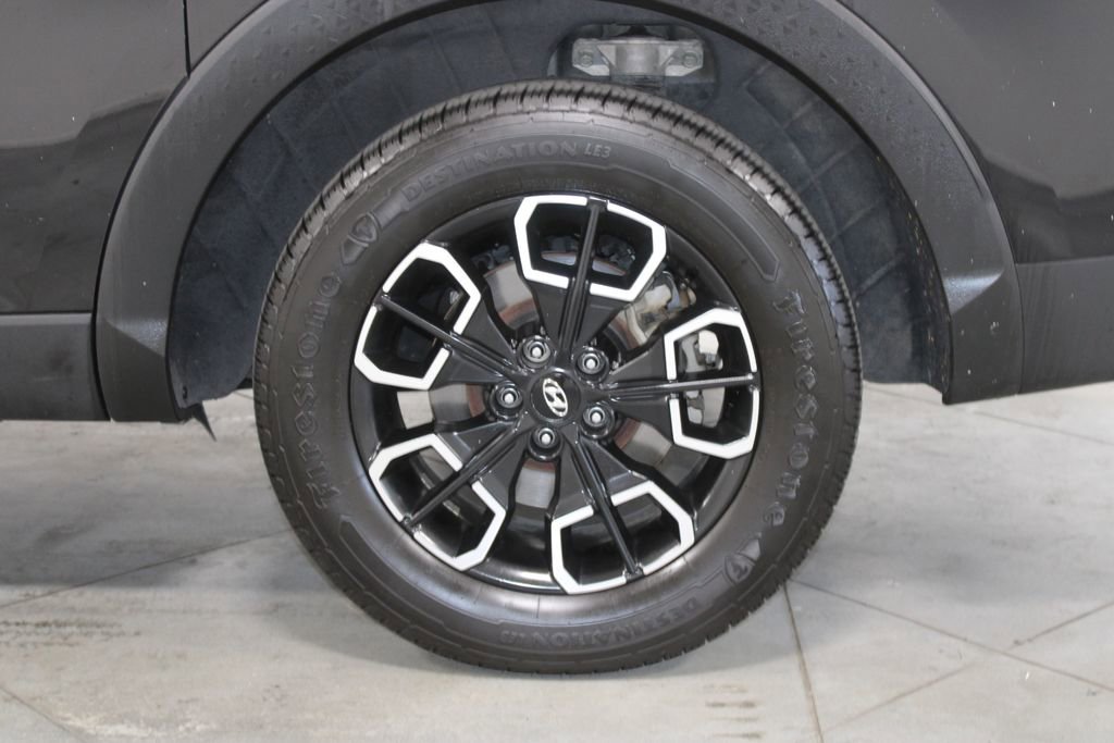 Used 2023 Hyundai Santa Cruz SEL Premium image 17