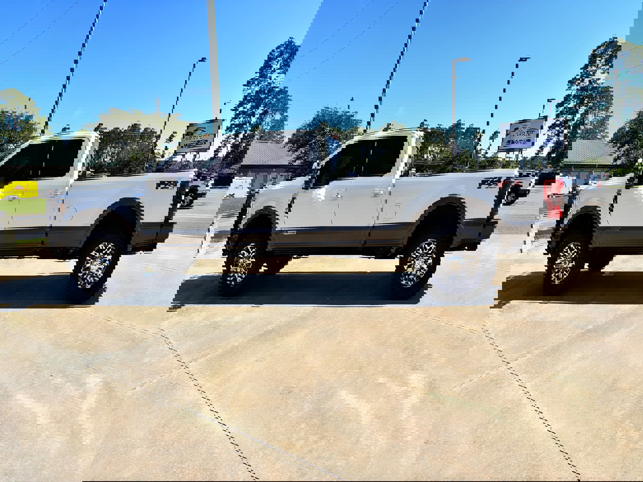 Used 2017 Ford F350 King Ranch w/ King Ranch Ultimate Package image 8