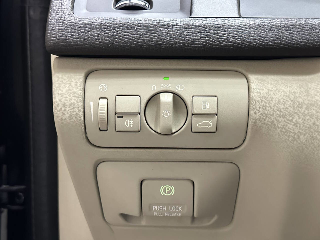 Used 2012 Volvo XC60 T6 image 25