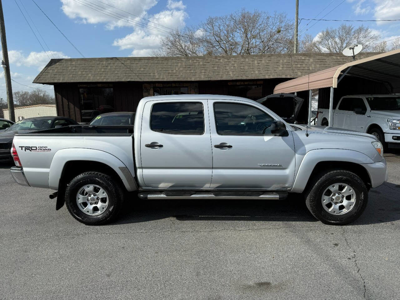 Used 2012 Toyota Tacoma PreRunner w/ TRD Off-Road Pkg RWD image 3