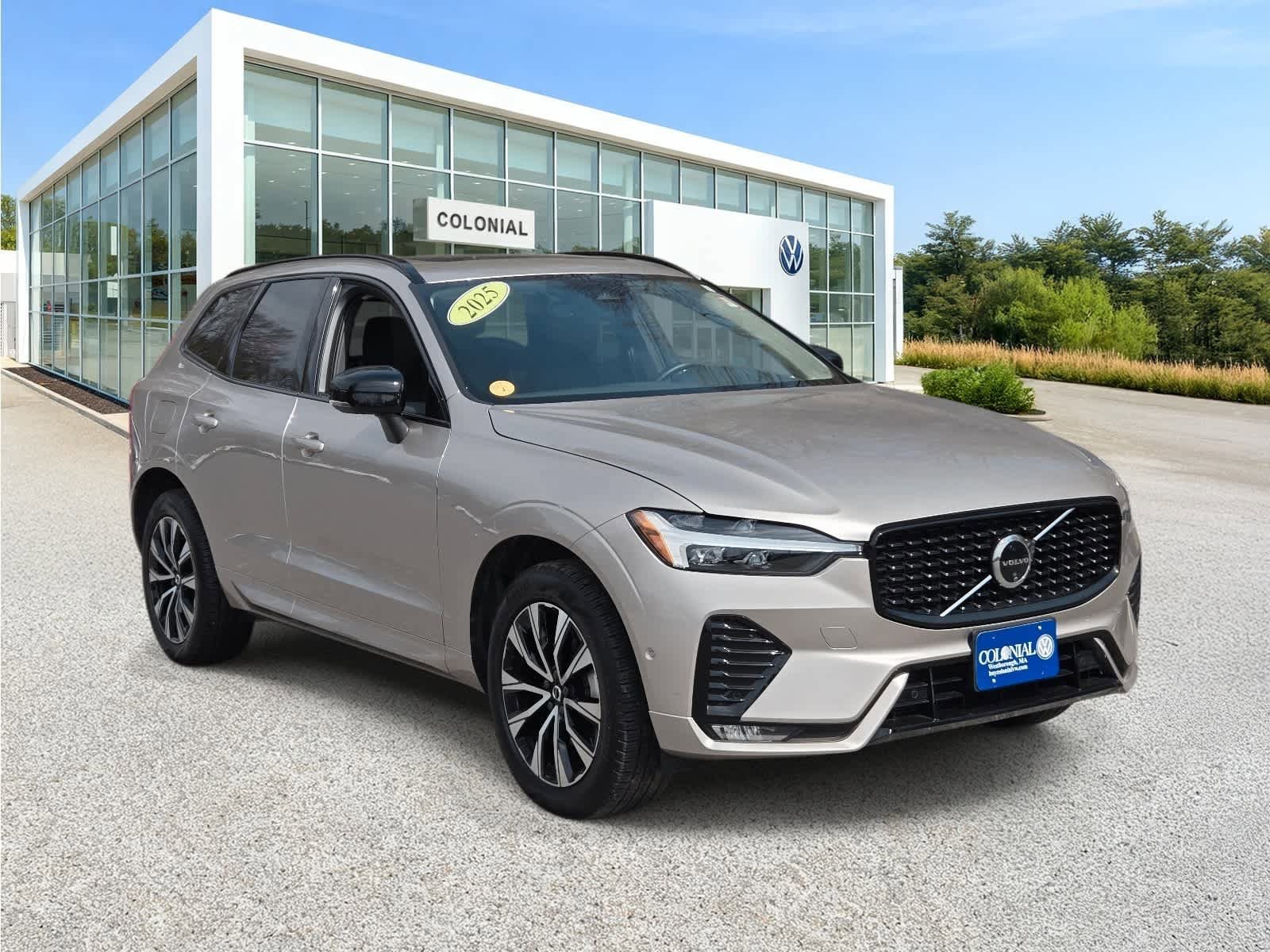 Used 2025 Volvo XC60 B5 Plus image 5