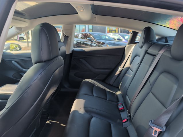 Used 2018 Tesla Model 3 Long Range RWD image 18