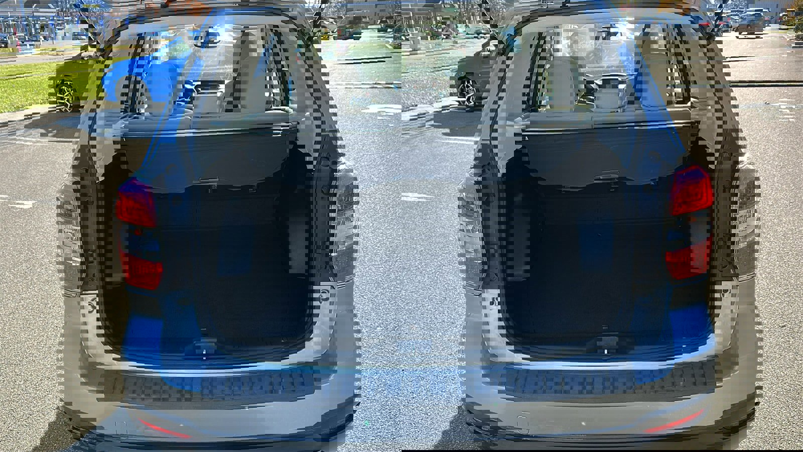 Used 2016 Subaru Forester 2.5i Premium w/ All-Weather Package image 25