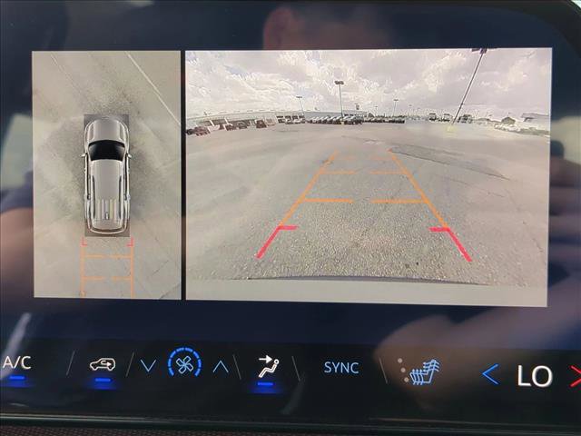 New 2026 Chevrolet Traverse Z71 w/ Driver Confidence Package image 13