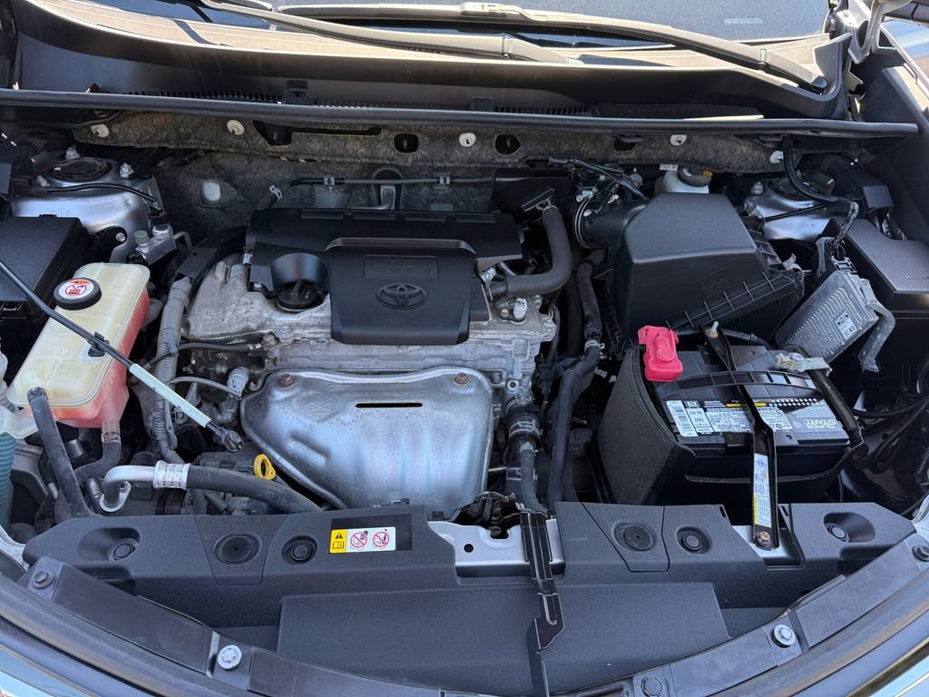 Certified 2018 Toyota RAV4 LE w/ All Weather Liner Package AWD/4WD image 30