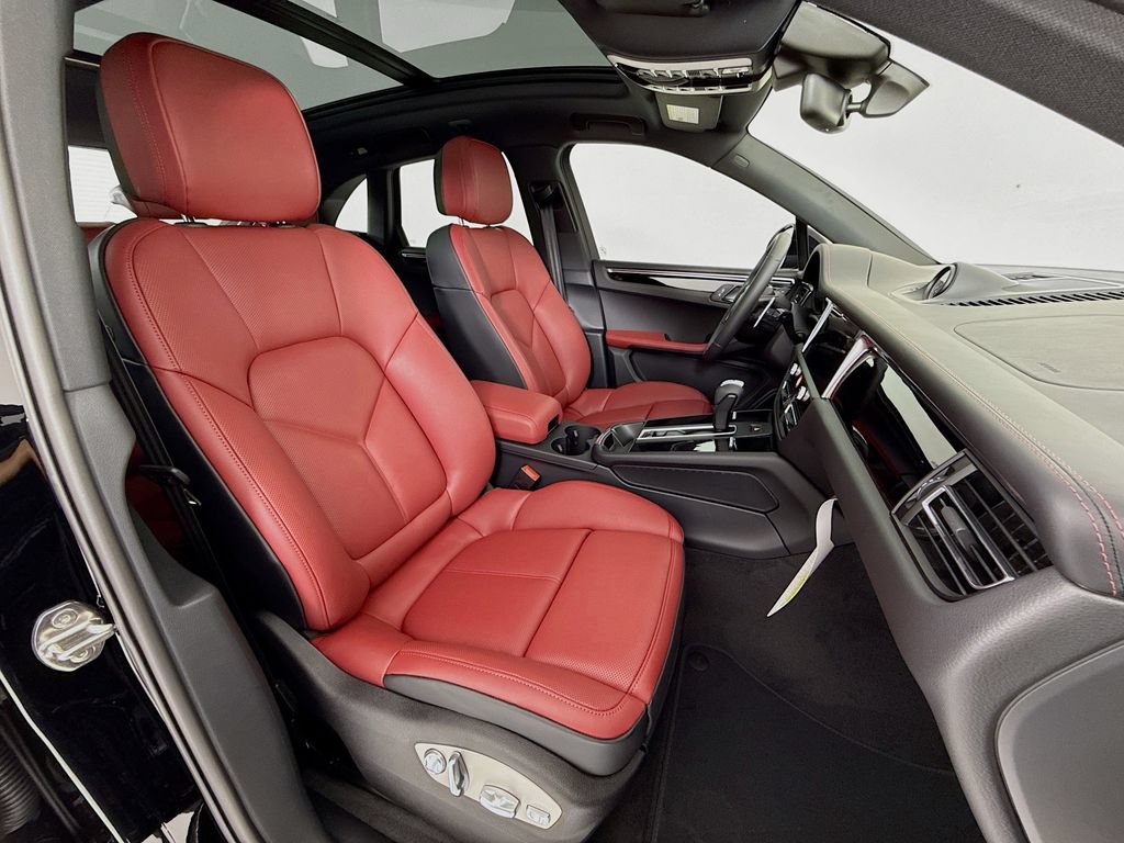 New 2026 Porsche Macan AWD/4WD image 31
