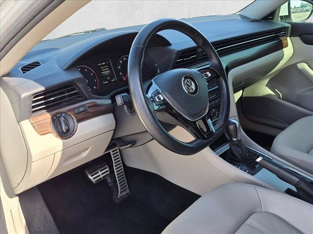 Used 2020 Volkswagen Passat 2.0T SEL FWD image 10
