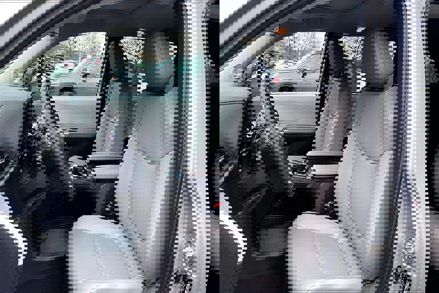 Used 2025 Toyota Sienna XLE w/ XLE Plus Package image 24